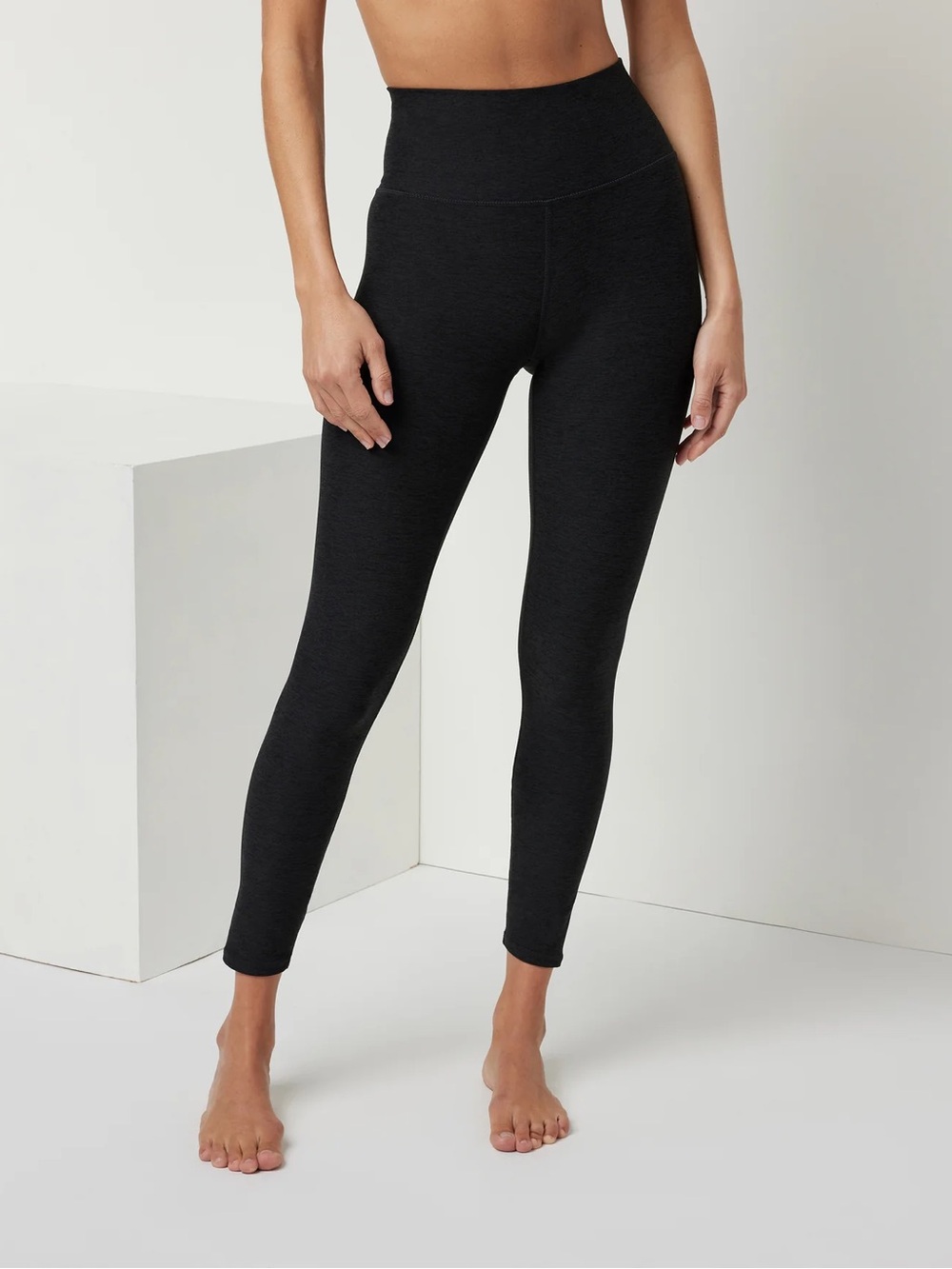 Vuori Clean Elevation Legging in Black Heather, size M